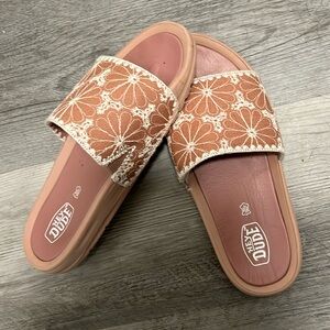 Hey Dude women’s slides slippers size 7